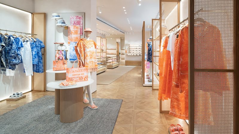 Dior inside view