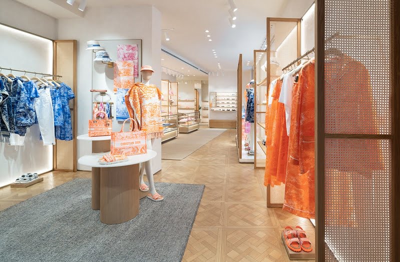 Dior inside view