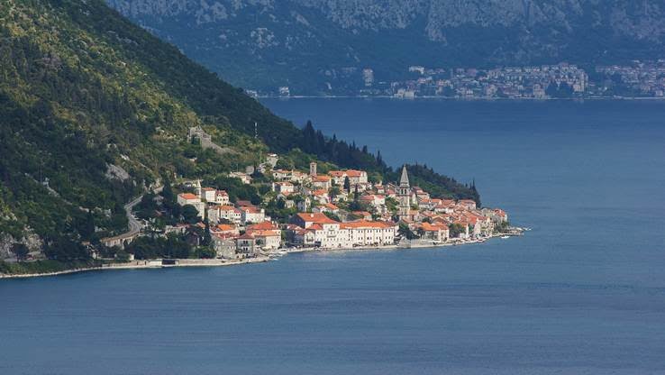 Town in the bay