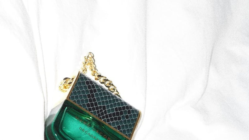 Marc jacobs parfume brand bottle linen