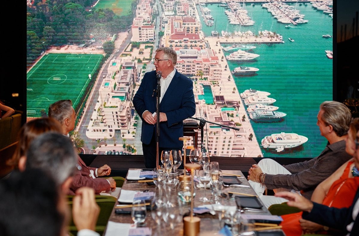 people at the dinner