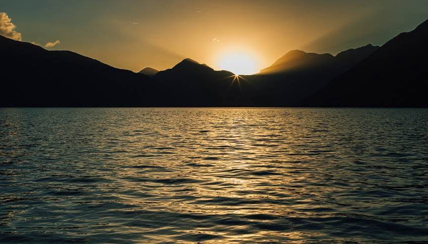 Sunset behind the mountains