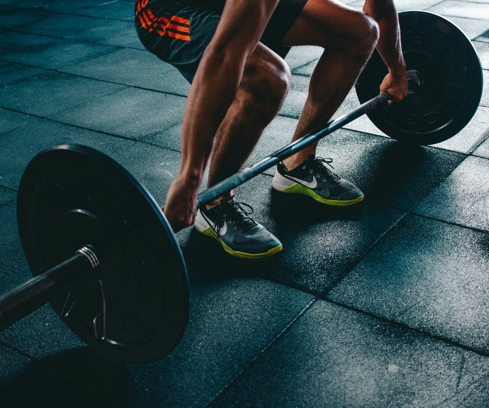 Man lifting heavy weights